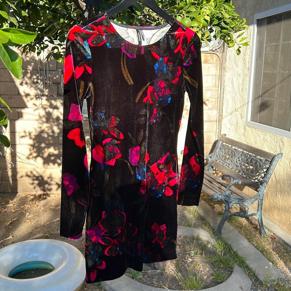 Marciano Nocturnal Floral Stretchy Velvet Mini Dress sz S - Picture 2 of 16